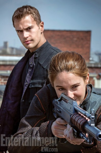 Illustration for article titled New images from Divergent show off the future ruins of Chicago